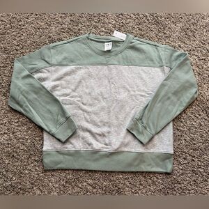 NWT Girls color block sweatshirt